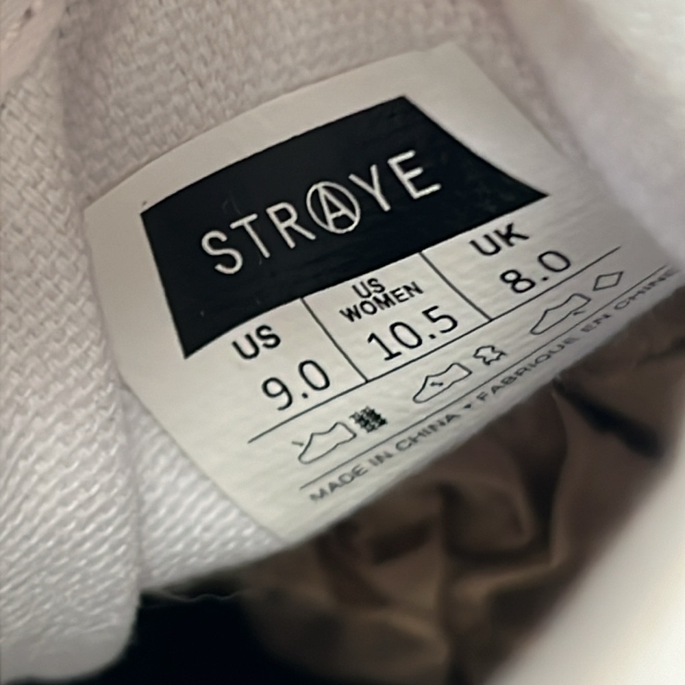 SOLD Straye Find Your Grind “The Future Belongs To The Misfits” Sneakers - Picture 6 of 10